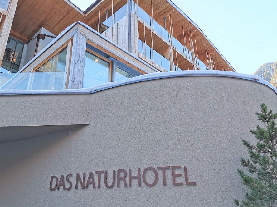Naturhotel Rainer: das alpine Hotel kombiniert Natur und Tradition mit modernem Design