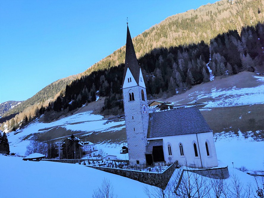 Naturhotel Rainer: Eingebettet in eine winterliche Berg- und Naturlandschaft, befindet sich das 4* Naturhotel Rainer im Südtiroler Jaufental, dem wohl ruhigsten der drei Ratschingser Täler