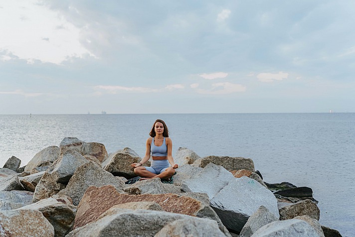  Prana, unserer Lebensenergie, steht im Zentrum der Praxis des Hatha-Yoga