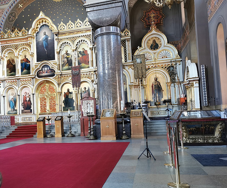 WORLD VOYAGER: Das Innere der Uspenski-Kathedrale in Helsinki