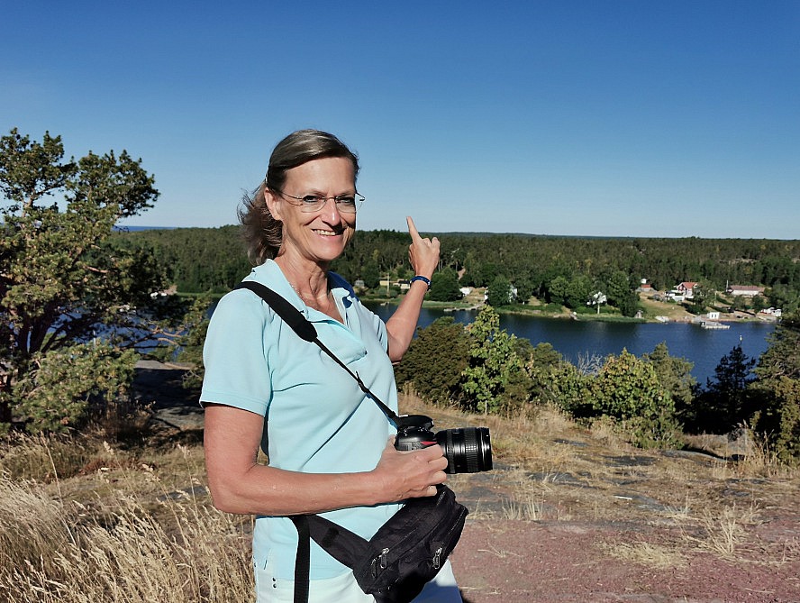 WORLD VOYAGER: Die charmante Lektorin Marieluise Erhart weiß auch in Mariehamn viel Interessantes zu vermitteln