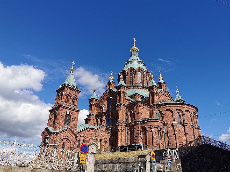 WORLD VOYAGER: die Uspenski-Kathedrale in Helsinki ist eine orthodoxe Kirche