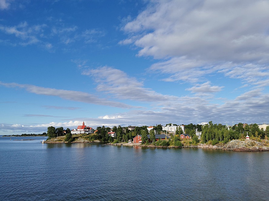 WORLD VOYAGER: Einfahrt nach Helsinki bei herrlichem Sommerwetter