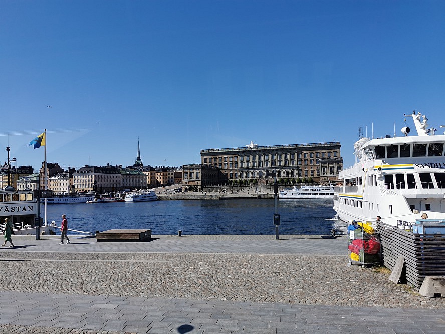 WORLD VOYAGER: Manche sind der Meinung, dass das Königliche Schloss in Stockholm das älteste Schloss in Europa ist, das noch immer als offizielle königliche Residenz genutzt wird