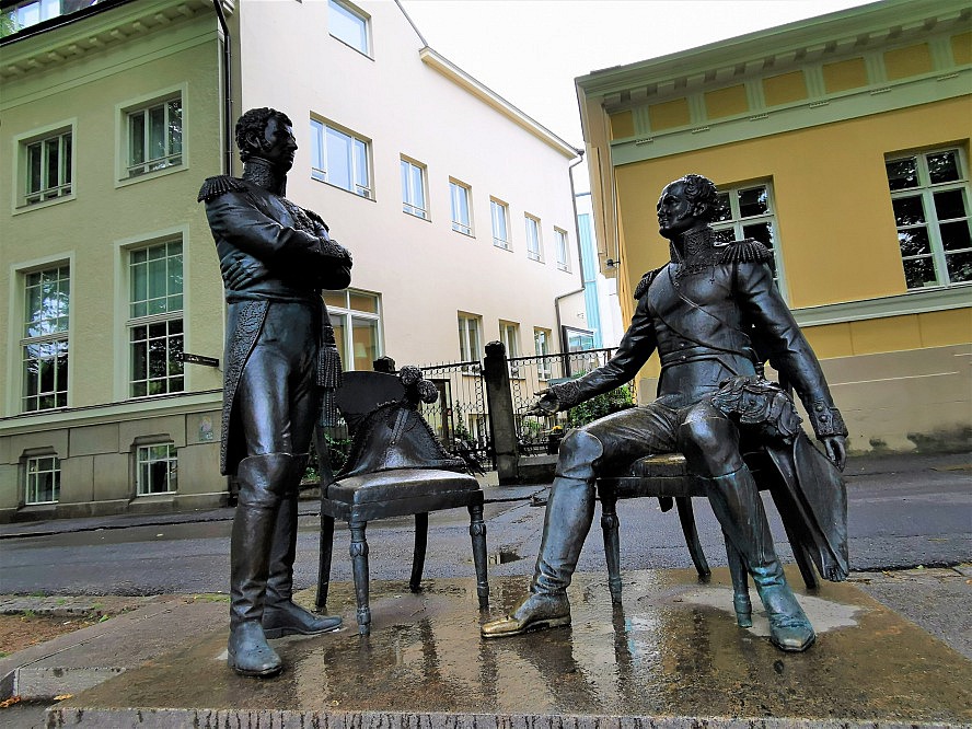 WORLD VOYAGER: Monument, das den 200. Jahrestag der Sitzung in Turku im Jahre 1812 zwischen dem russischen Kaiser Alexander I. und dem schwedische Kronprinz Carl Johan Bernadotte gedenkt