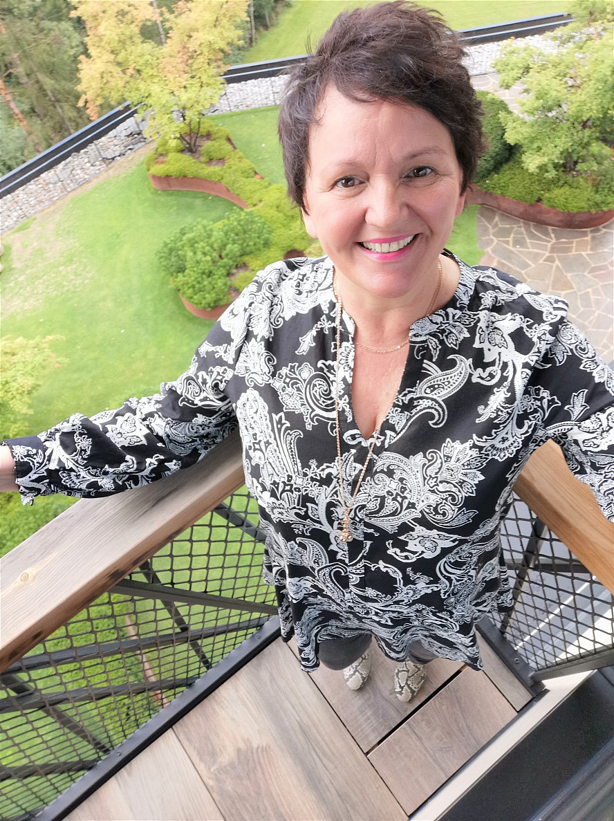 My Arbor: Annette Maria auf unserem Balkon