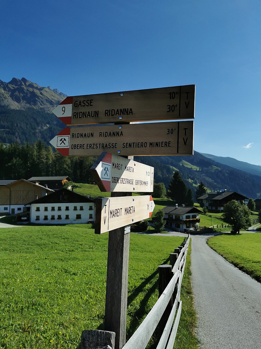 Erlebnishotel Gassenhof: Wandern und Biken im Sommer; Skifahren, Langlaufen, und vieles mehr im Winter