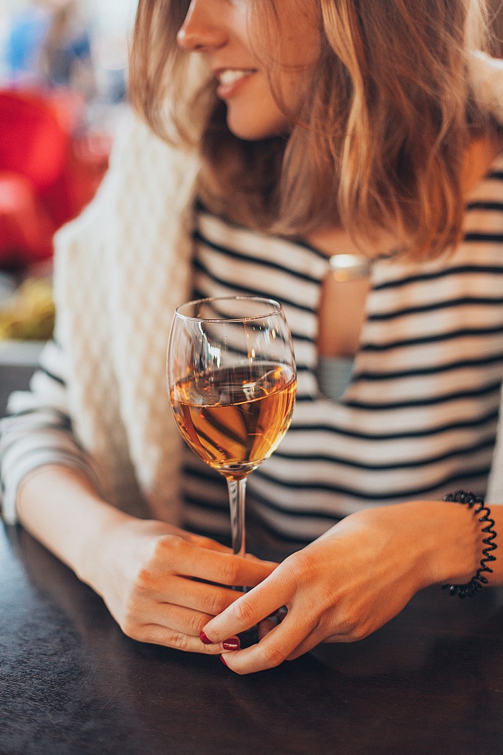 Der Wein hat schon vielen geholfen sich zu entspannen und für echte Kenner gibt es teils keine schönere Vorstellung als vom Genuss eines edlen Tropfens