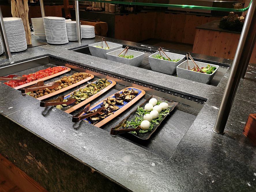 Hotel Tauernhof: Das umfangreiche Salatbuffet mit vielen Köstlichkeiten