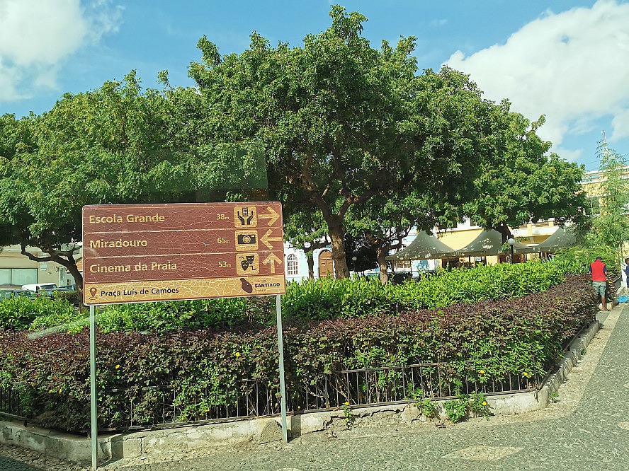 Vasco Da Gama: Ein Park in Praia auf Santiago - der Hauptstadt von Kap Verde