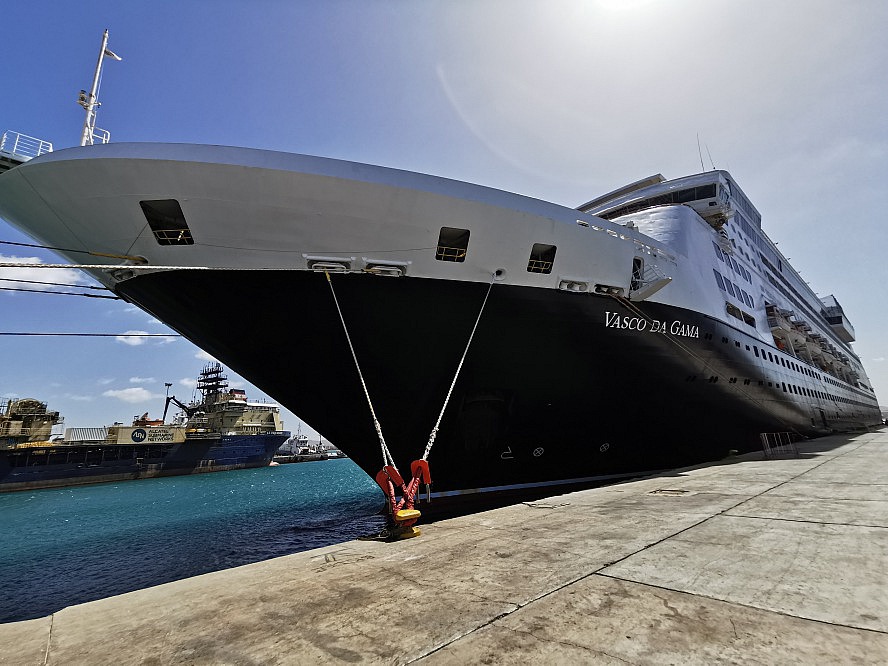 Vasco Da Gama: Festgemacht im Hafen von Mindelo auf São Vicente