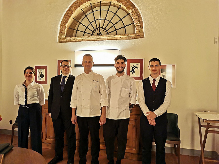 Il Visibilio at The Club House: Unseren Applaus des Abends hat sich das gesamte hochprofessionelle und dabei liebenswerte Team im Il Visibilío Restaurant aufrichtig verdient!