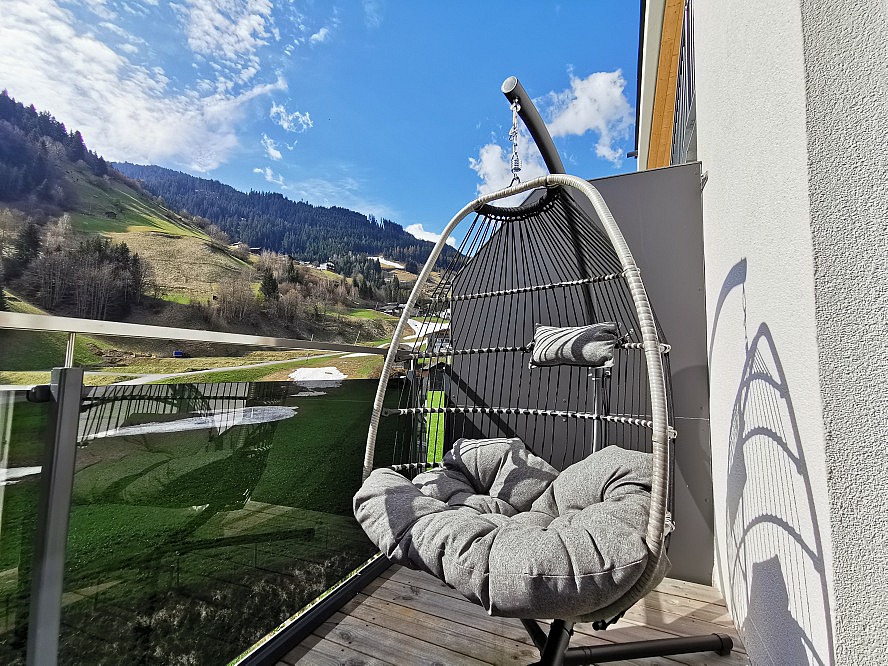 DAS SeeMOUNT: Tolle Idee: Hängeschaukel vor diesem Tollen Tiroler Panorama