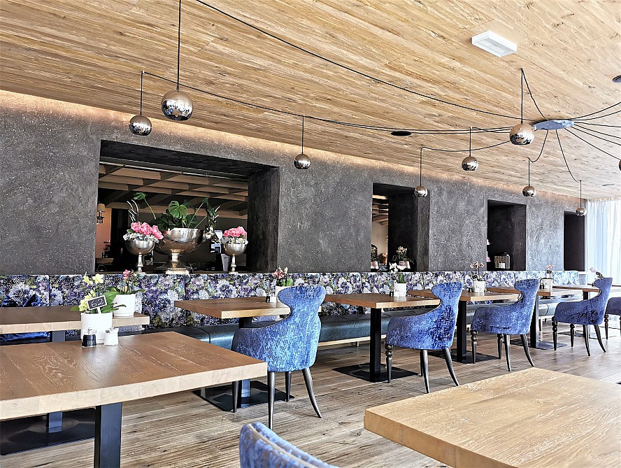 STROBLHOF Resort: Das Ambiente des Restaurants ist elegant und stilvoll zugleich