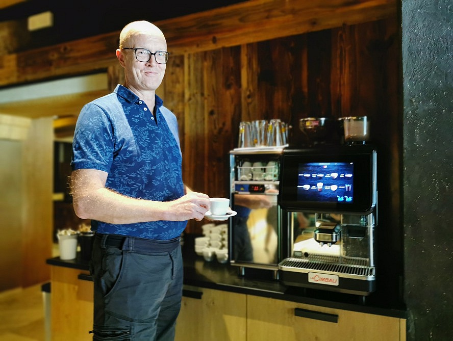 STROBLHOF Resort: Die Luxus-Kaffeeautomaten zur Selbstbedienung - Axel ist im siebten Himmel