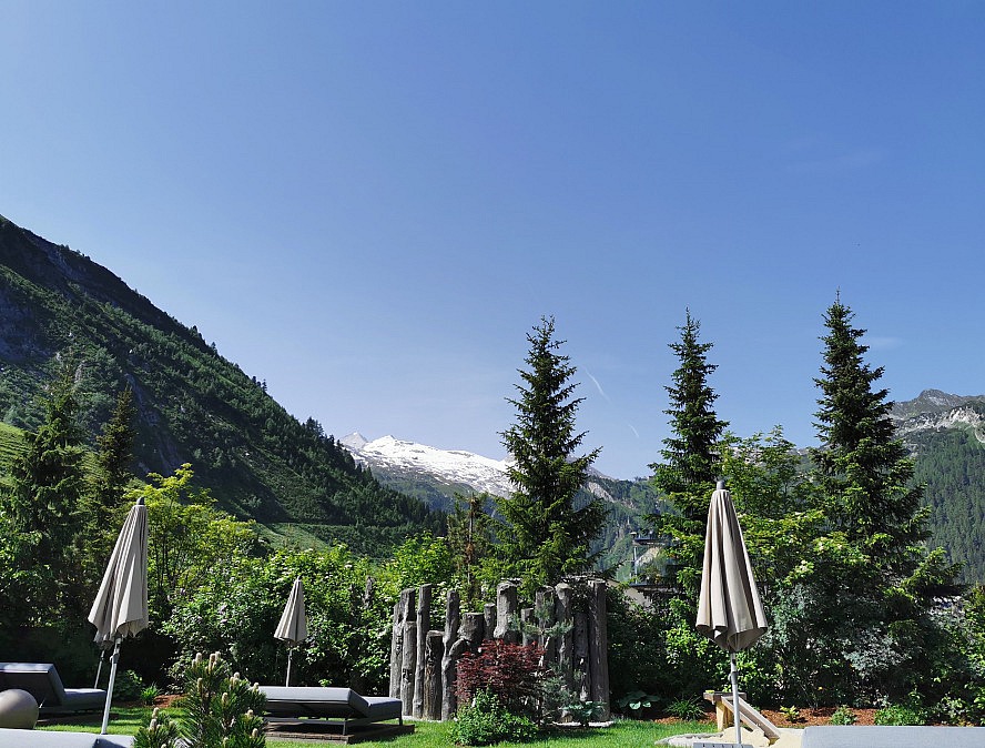 Hotel Alpenhof: der Blick auf den Hintertuxer Gletscher und die atemberaubende Bergwelt tut sein Übriges