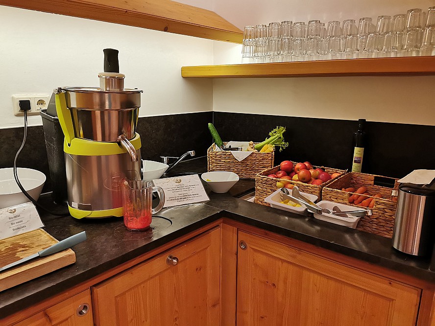 Hotel Alpenhof: zum Frühstück können hier tolle Gemüse- und Obst-Smoothies und -Säfte zubereitet werden