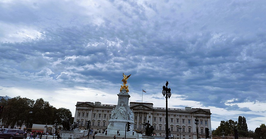 VASCO DA GAMA: Buckingham Palace in London