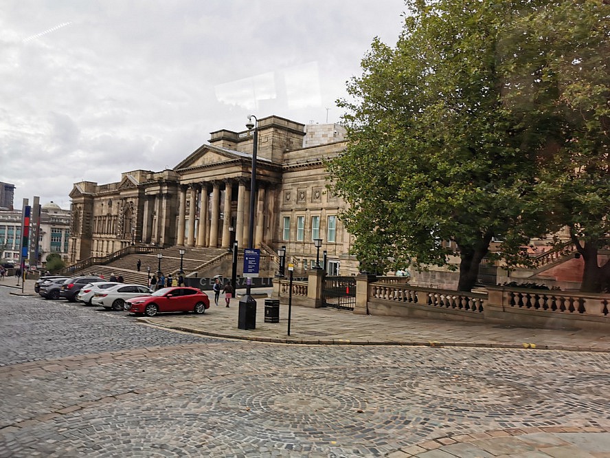 VASCO DA GAMA: Das World Museum Liverpool ist ein großes Museum in Liverpool, das umfangreiche archäologische, ethnologische, naturgeschichtliche und physikalische Sammlungen beherbergt