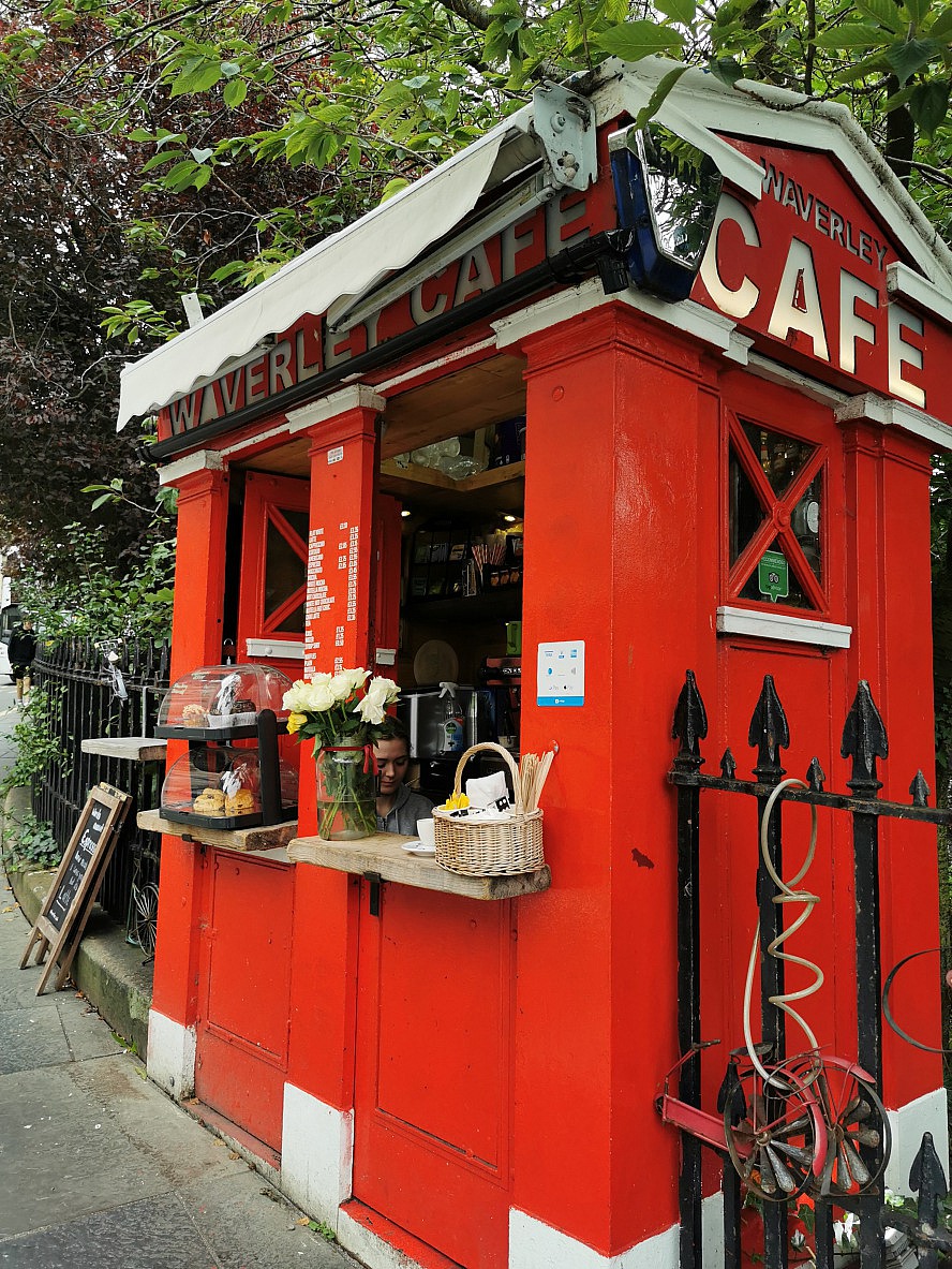 VASCO DA GAMA: hübscher Kiosk im Schlosspark von Edinburgh