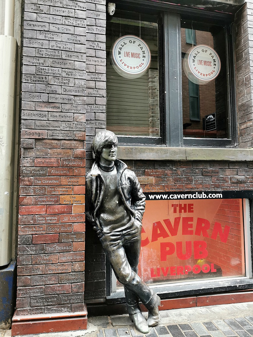 VASCO DA GAMA: John Lennon Statue in der Nähe vom Cavern Club in Liverpool