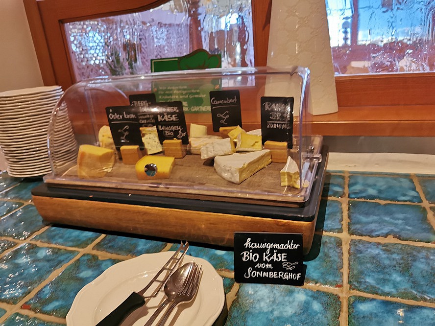 Gut Sonnberghof: hausgemachter Käse vom Sonnberghof - absolut empfehlenswert
