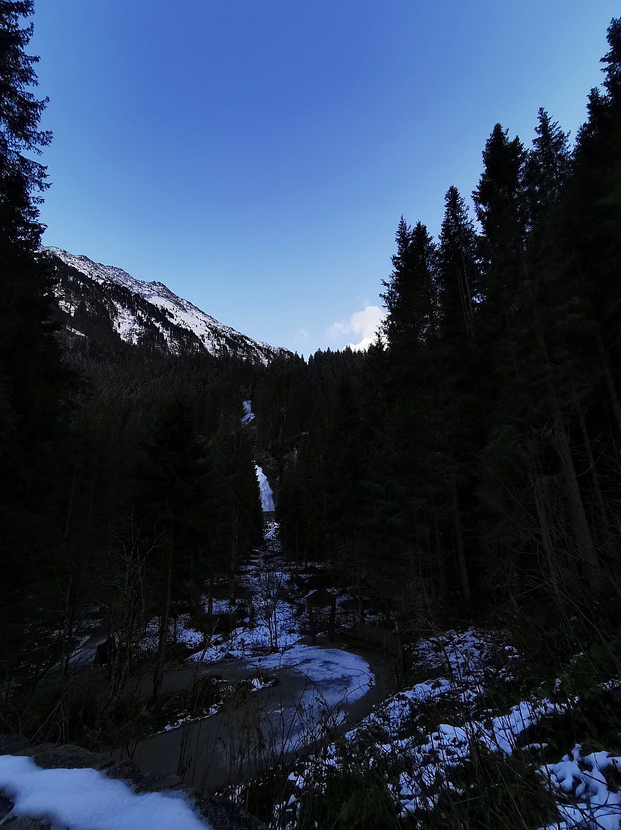 Gut Sonnberghof: Im November besonders empfehlenswert ist eine Tour zum nahegelegenen Krimmler Wasserfall