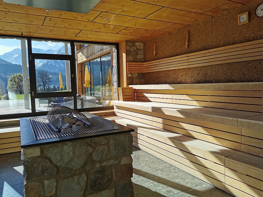Gut Sonnberghof: Sauna mit herrlichem Ausblick