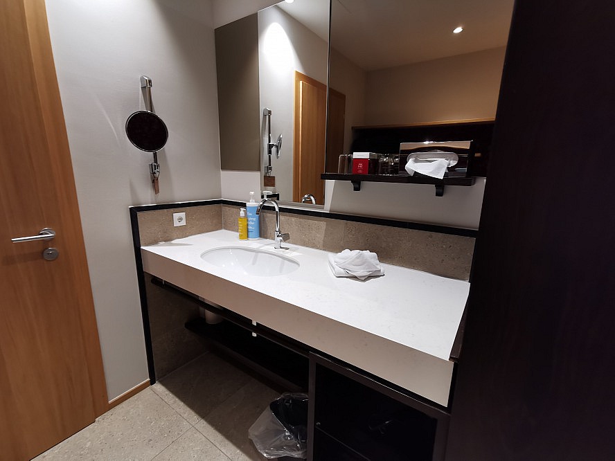 Hotel Rudolf: klein aber fein - das Badezimmer mit separatem WC