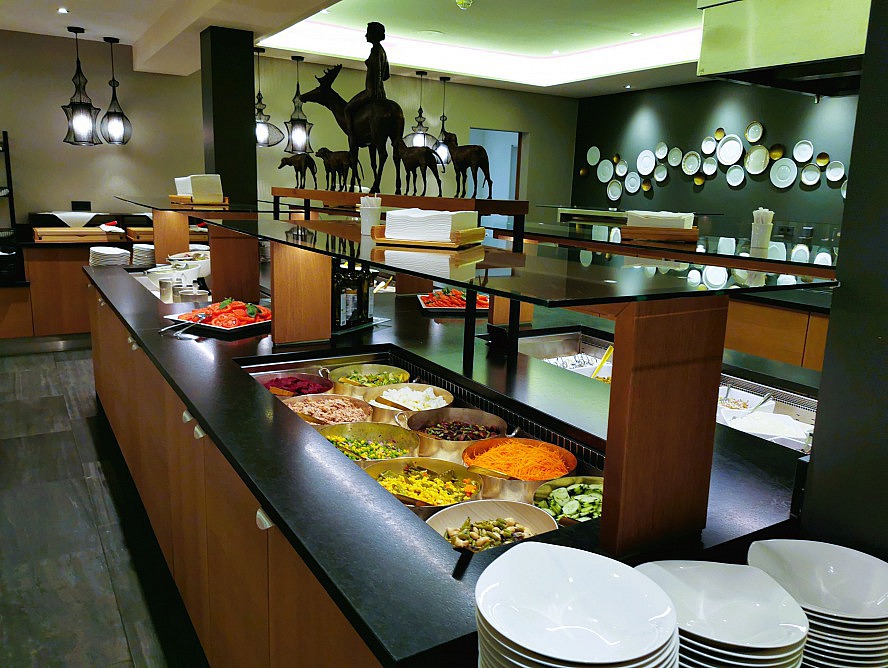 Hotel Holzapfel: die köstlichen Buffets werden beim Frühstück und beim Dinner immer neu befüllt und lassen keine Wünsche offen