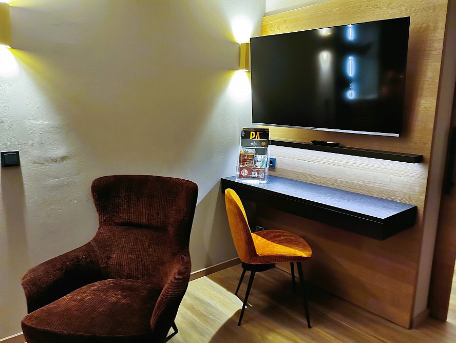 Hotel Holzapfel: viel Gemütlichkeit und moderner Komfort sorgen dafür, dass wir uns gleich wie zu Hause fühlen