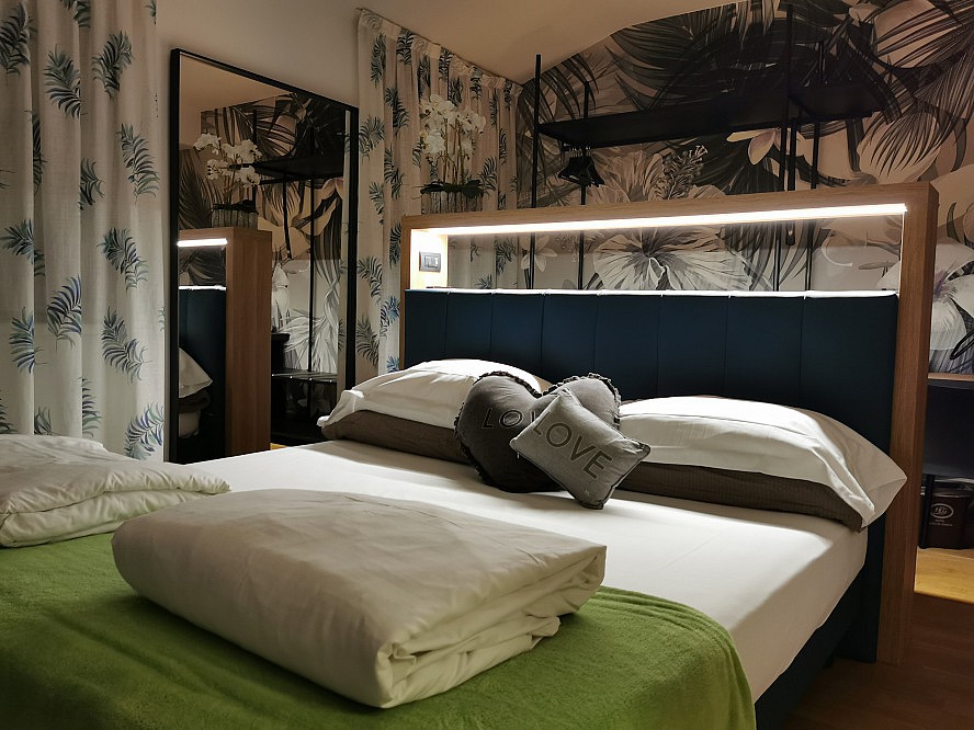 Hotel Lago di Garda Malcesine: auch die Beleuchtung im Zimmer ist absolut gelungen
