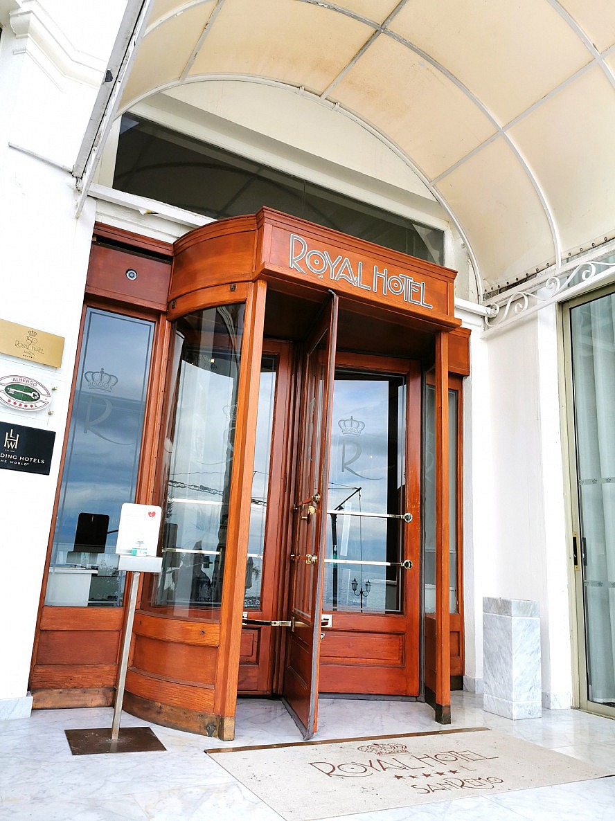 Royal Hotel Sanremo: auch am Hinterausgang befindet sich eine Drehtür