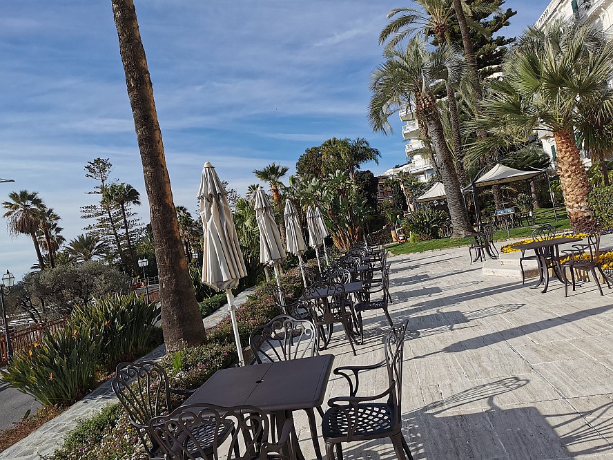 Royal Hotel Sanremo: die Terrasse lädt zum Verweilen ein