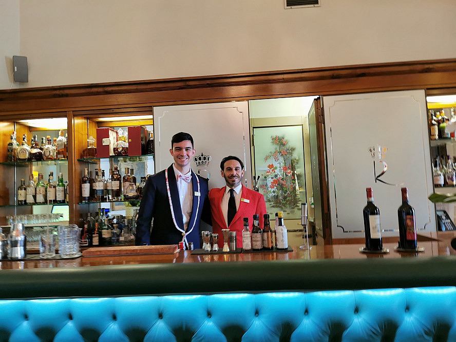 Royal Hotel Sanremo: freundliche Mitarbeiter an der Bar