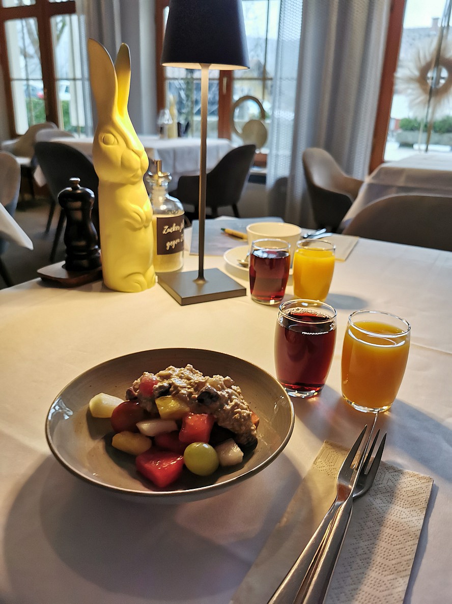 Hotel Lindenwirt: die bezaubernde Osterdeko versüßt unser Frühstück