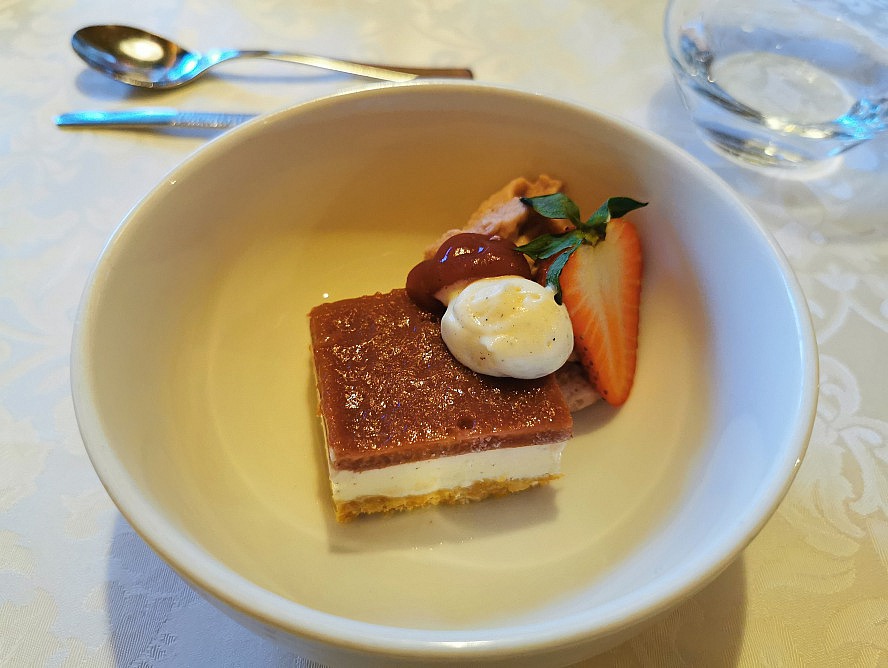 Hotel Sonnenhof: wunderbar gestaltetes und leckeres Dessert