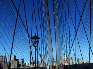 Fußmarsch über die Brooklyn-Bridge | Architektur » Brücken | Rainer Sturm / pixelio