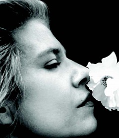 Kim Weisswange - mit Blume